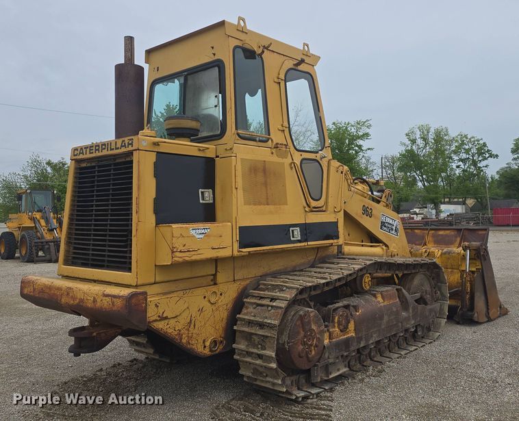 image for item DO7916 1982 Caterpillar 963 track loader