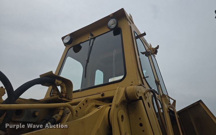 image for item DO7916 1982 Caterpillar 963 track loader