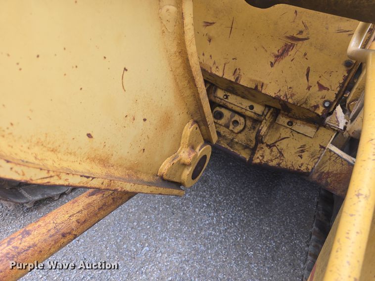 image for item DO7916 1982 Caterpillar 963 track loader