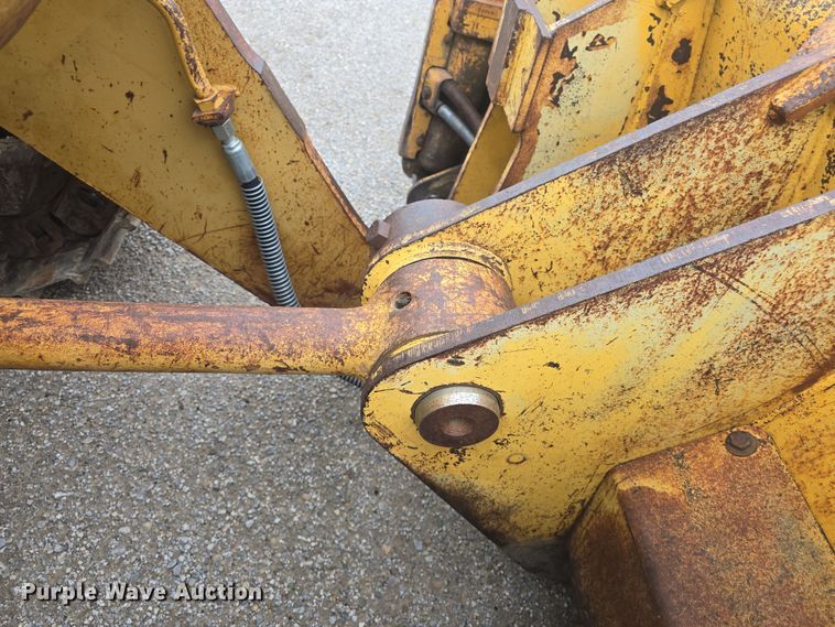 image for item DO7916 1982 Caterpillar 963 track loader