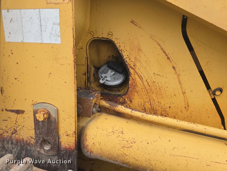 image for item DO7916 1982 Caterpillar 963 track loader