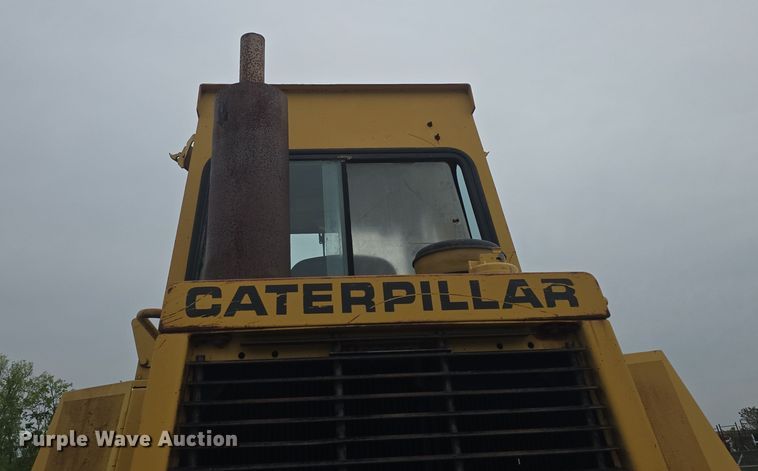 image for item DO7916 1982 Caterpillar 963 track loader