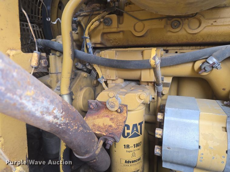 image for item DO7916 1982 Caterpillar 963 track loader