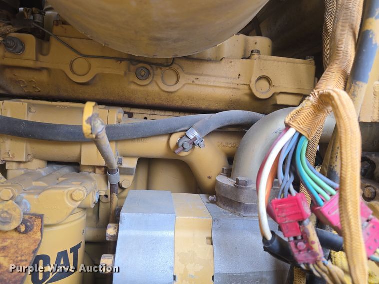 image for item DO7916 1982 Caterpillar 963 track loader