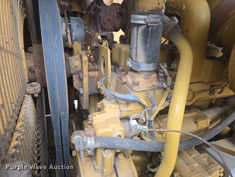 image for item DO7916 1982 Caterpillar 963 track loader