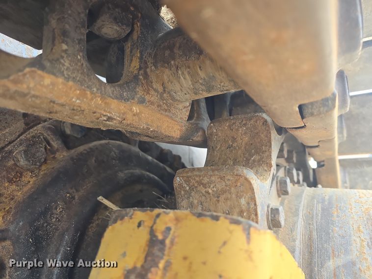 image for item DO7916 1982 Caterpillar 963 track loader