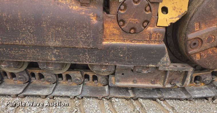 image for item DO7916 1982 Caterpillar 963 track loader