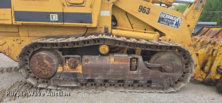 image for item DO7916 1982 Caterpillar 963 track loader