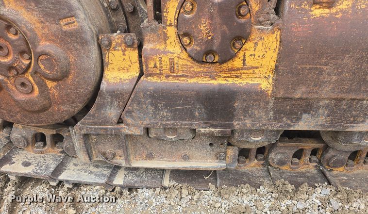 image for item DO7916 1982 Caterpillar 963 track loader