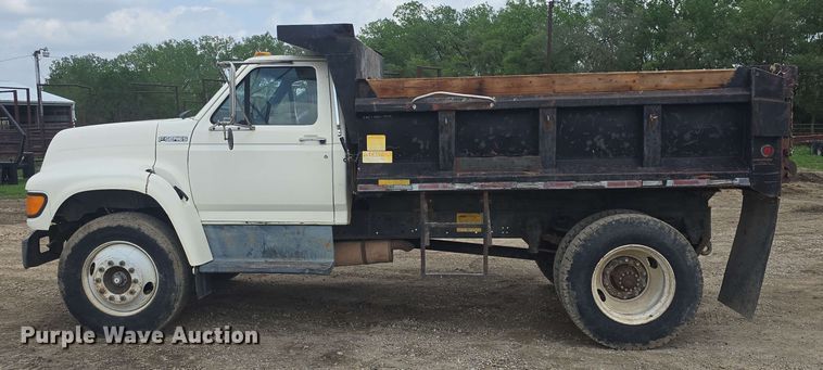 image for item DO7924 1998 Ford F700 dump truck