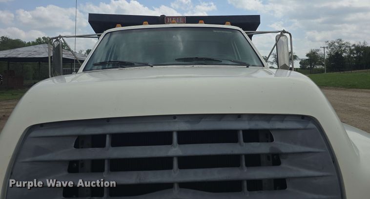 image for item DO7924 1998 Ford F700 dump truck