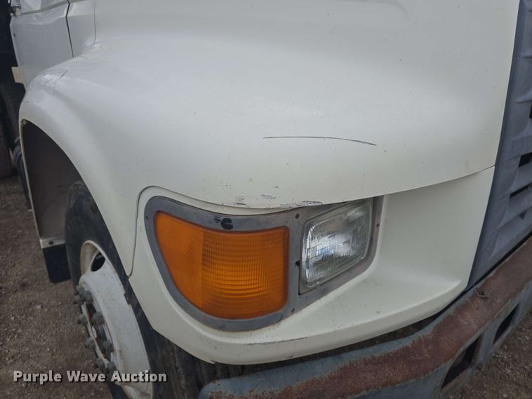 image for item DO7924 1998 Ford F700 dump truck