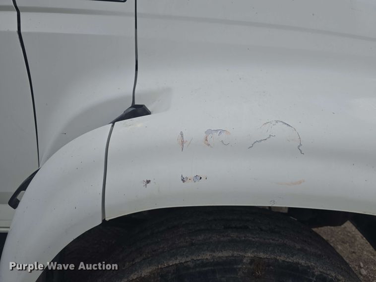 image for item DO7924 1998 Ford F700 dump truck