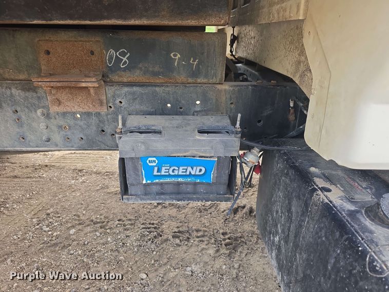 image for item DO7924 1998 Ford F700 dump truck