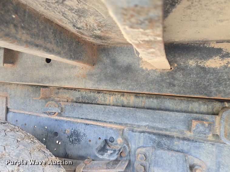 image for item DO7924 1998 Ford F700 dump truck