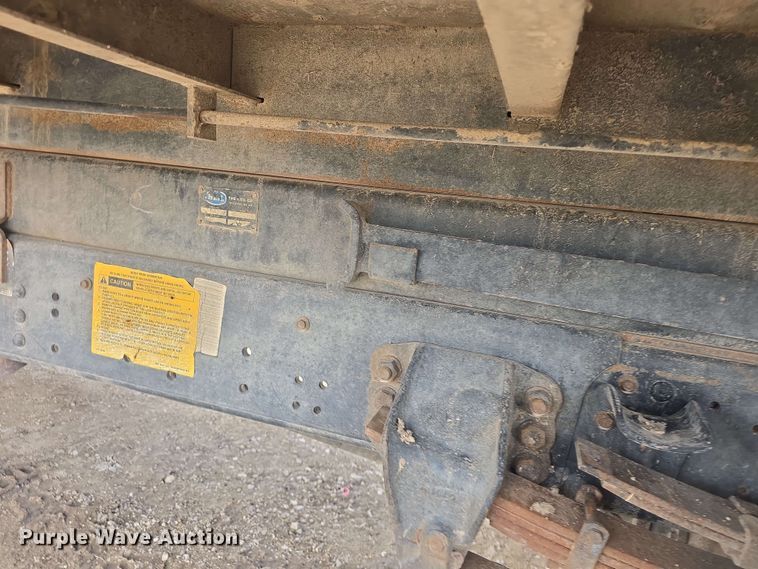 image for item DO7924 1998 Ford F700 dump truck