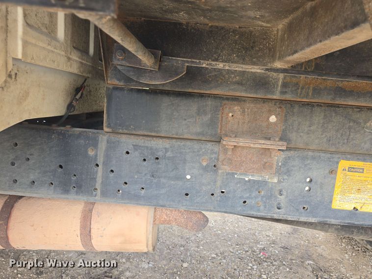 image for item DO7924 1998 Ford F700 dump truck