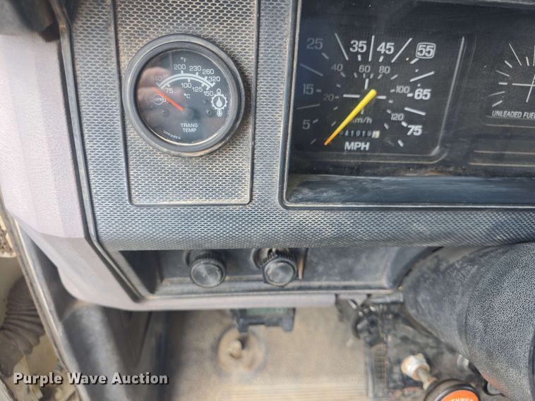 image for item DO7924 1998 Ford F700 dump truck