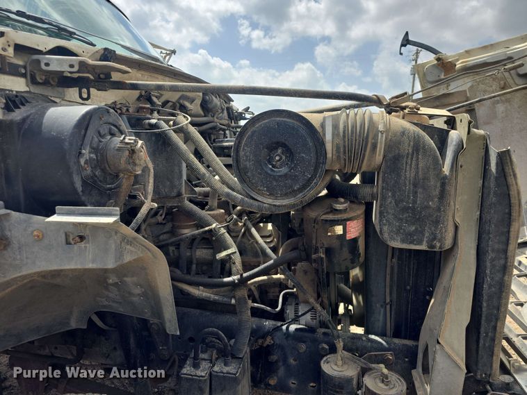 image for item DO7924 1998 Ford F700 dump truck