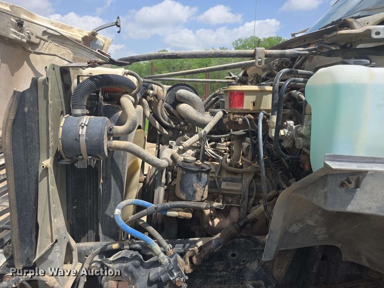 image for item DO7924 1998 Ford F700 dump truck