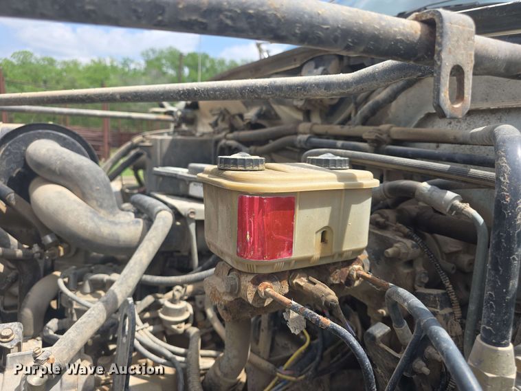 image for item DO7924 1998 Ford F700 dump truck