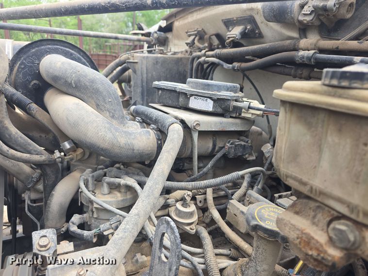 image for item DO7924 1998 Ford F700 dump truck