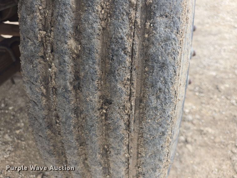 image for item DO7924 1998 Ford F700 dump truck