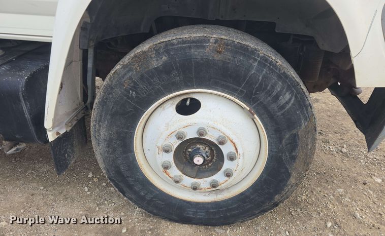 image for item DO7924 1998 Ford F700 dump truck