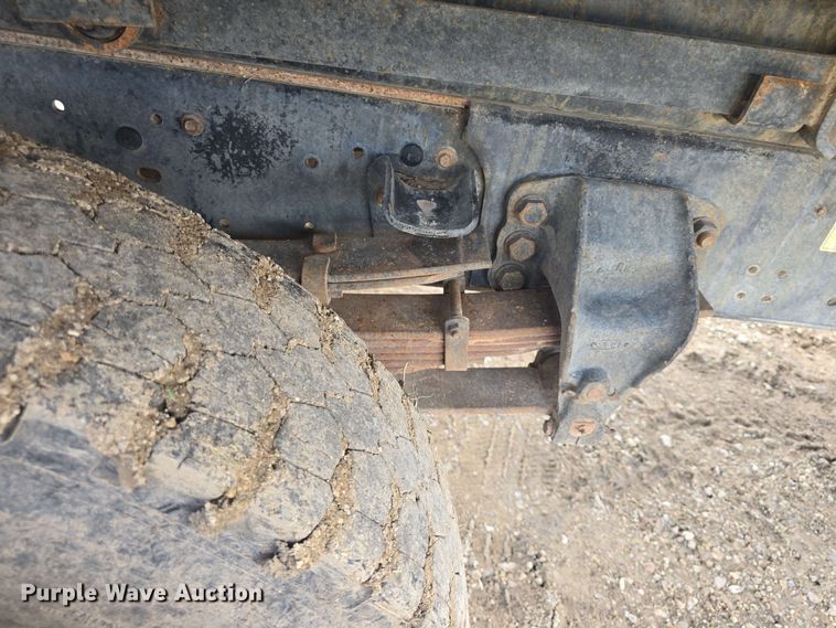 image for item DO7924 1998 Ford F700 dump truck