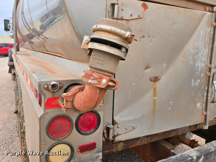 image for item DP3578 1979 Kenworth W900 water truck