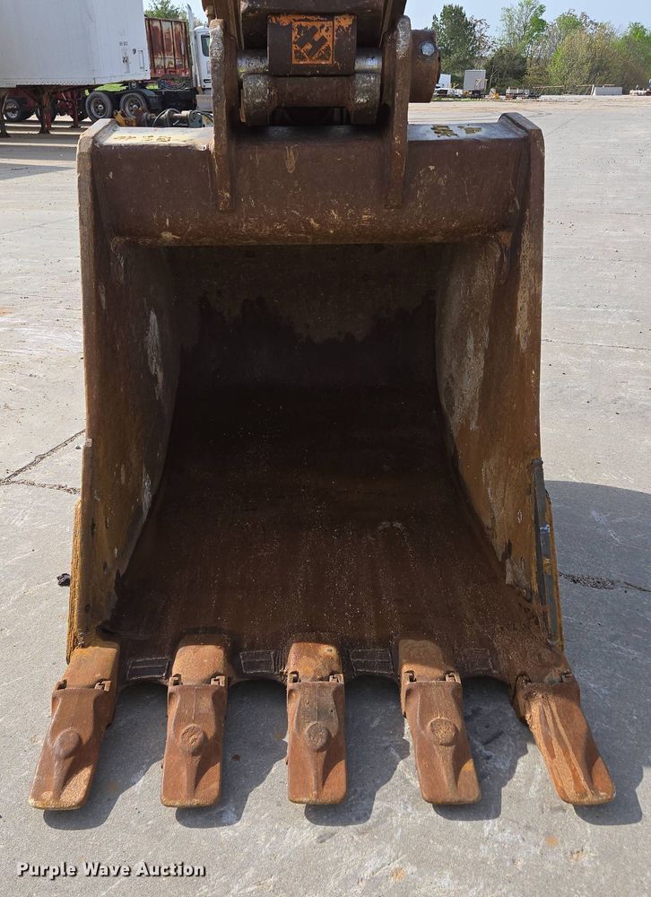 image for item DP6352 2017 Komatsu PC360LC-11 excavator