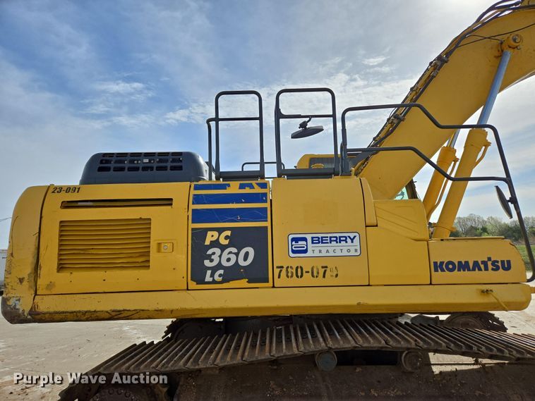 image for item DP6352 2017 Komatsu PC360LC-11 excavator