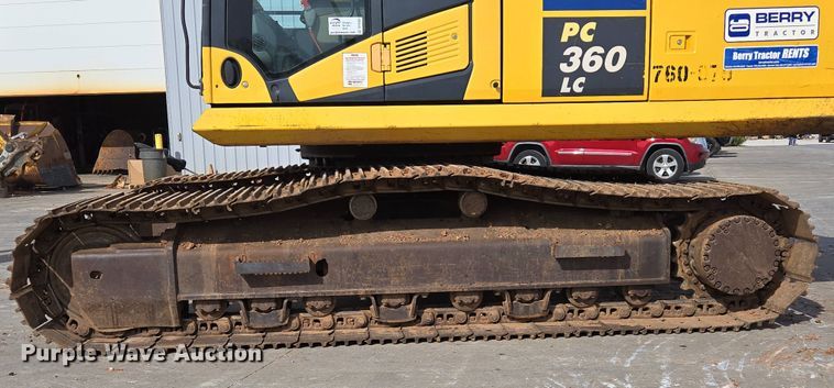 image for item DP6352 2017 Komatsu PC360LC-11 excavator