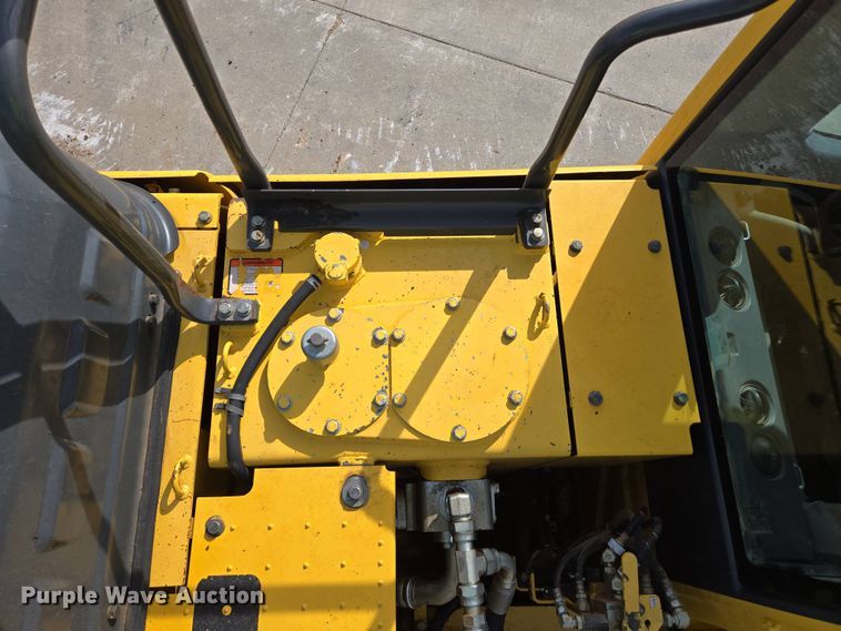 image for item DP6352 2017 Komatsu PC360LC-11 excavator