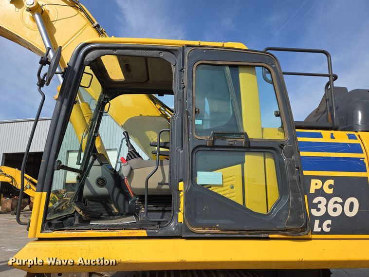 image for item DP6352 2017 Komatsu PC360LC-11 excavator