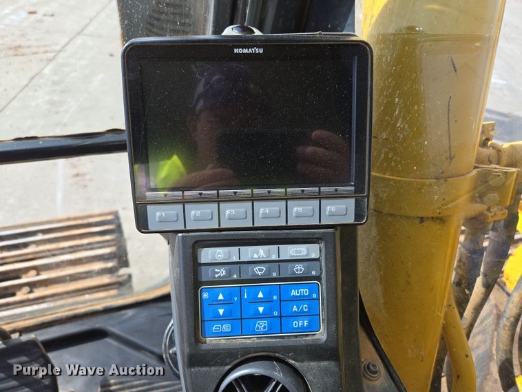 image for item DP6352 2017 Komatsu PC360LC-11 excavator