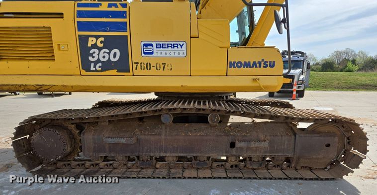 image for item DP6352 2017 Komatsu PC360LC-11 excavator