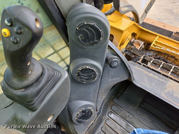 image for item DP6353 2021 Caterpillar 299D3 tracked skid steer loader