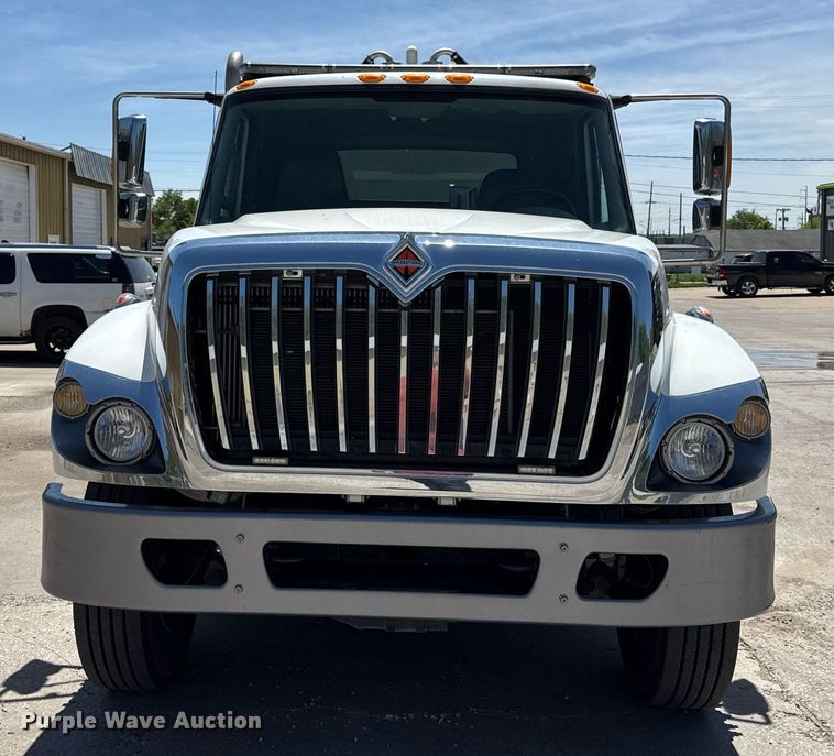 image for item DQ6670 2016 International 7400 sewer rodder truck