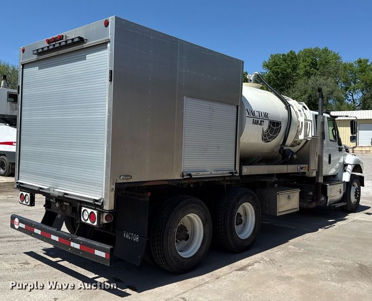 image for item DQ6670 2016 International 7400 sewer rodder truck