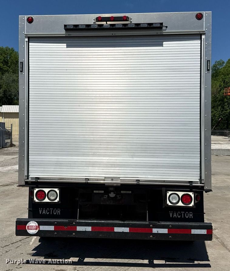 image for item DQ6670 2016 International 7400 sewer rodder truck