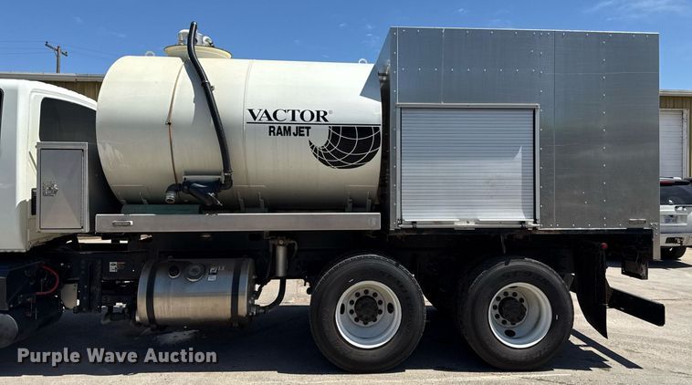 image for item DQ6670 2016 International 7400 sewer rodder truck