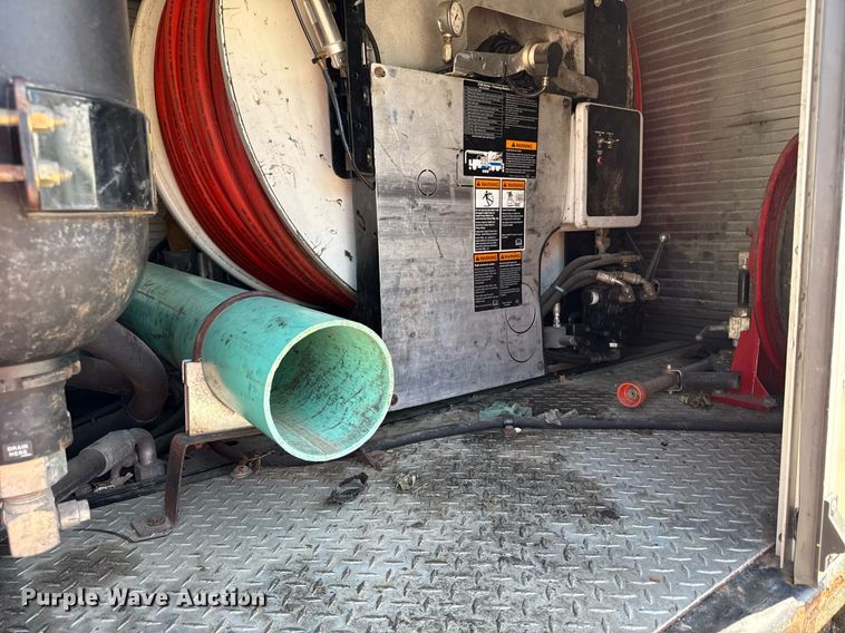 image for item DQ6670 2016 International 7400 sewer rodder truck