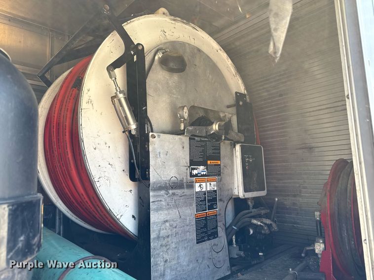 image for item DQ6670 2016 International 7400 sewer rodder truck