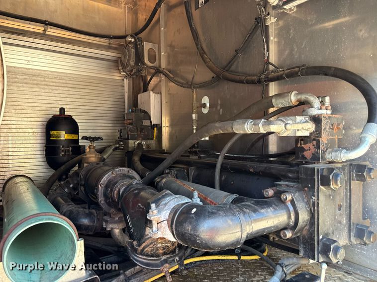 image for item DQ6670 2016 International 7400 sewer rodder truck