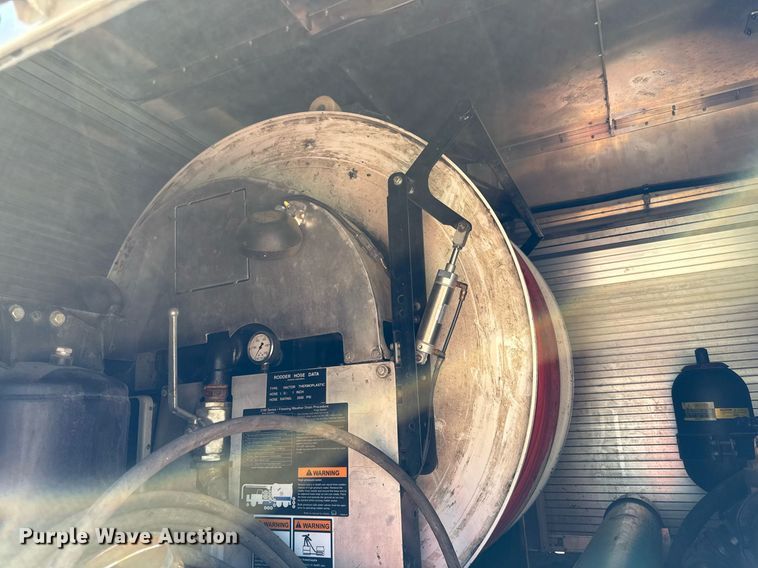 image for item DQ6670 2016 International 7400 sewer rodder truck