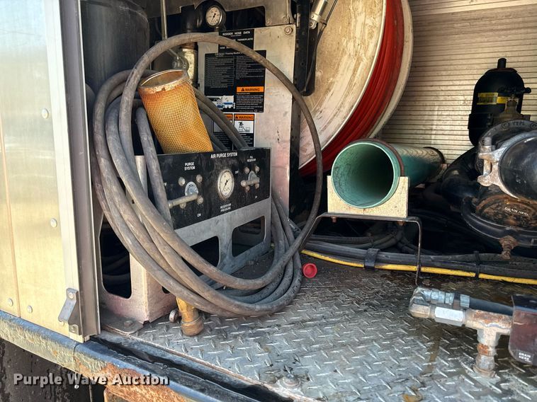 image for item DQ6670 2016 International 7400 sewer rodder truck