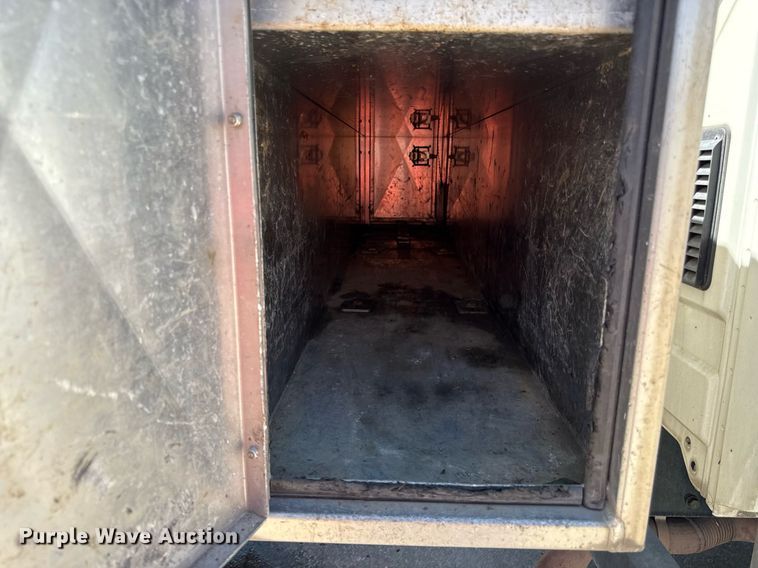 image for item DQ6670 2016 International 7400 sewer rodder truck