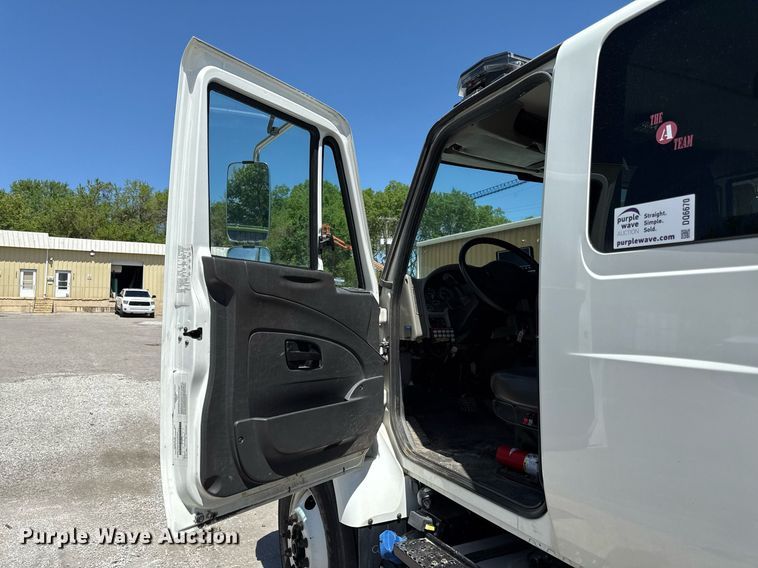 image for item DQ6670 2016 International 7400 sewer rodder truck