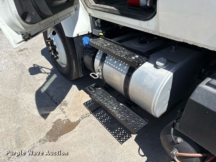 image for item DQ6670 2016 International 7400 sewer rodder truck